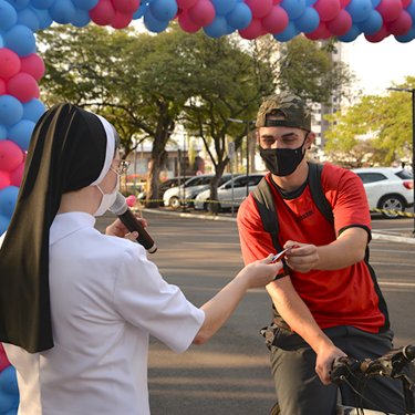 1� Parada Universit�ria comemora Dia do Estudante