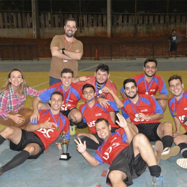 Trof�u do 15� Campeonato Intercursos foi para o time de Engenharia de Produ��o II!