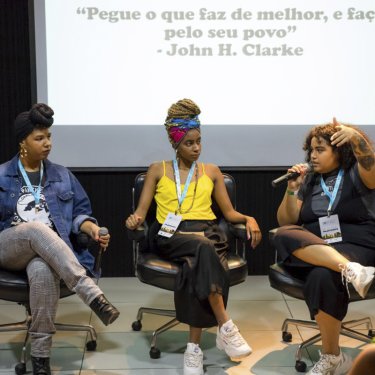 Estudante e egressa de Rela��es P�blicas da USC participam do RP Week
