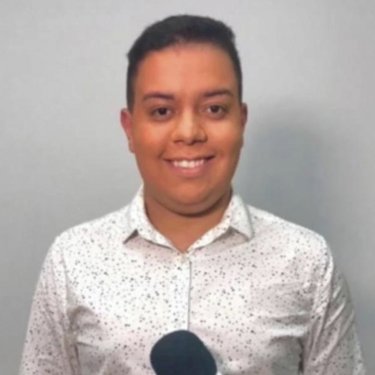 Estudante de Jornalismo do UNISAGRADO entrevista Ministro da Educa��o