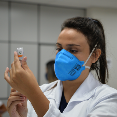 Participa��o de estudantes de Enfermagem garantiu o sucesso na vacina��o de profissionais da educa��o
