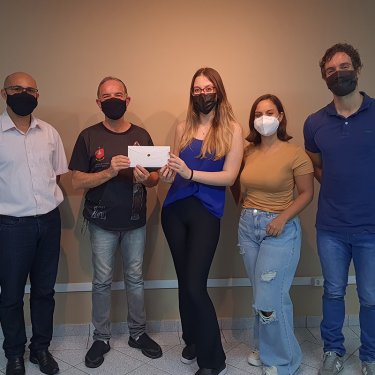 Estudantes realizam doa��o para a Catedral do Divino Esp�rito Santo que atende a popula��o imigrante na cidade