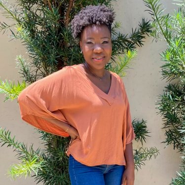 Trajet�ria de sucesso: natural da Angola, egressa do UNISAGRADO est� cursando Doutorado