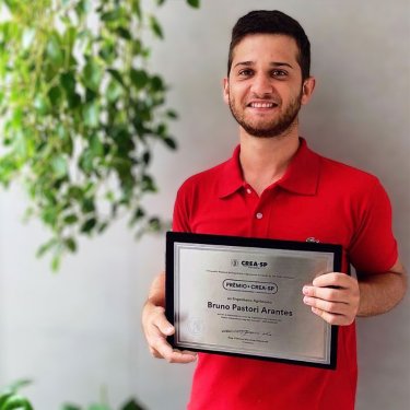 Egresso de Engenharia Agron�mica recebe Pr�mio CREA-SP de Forma��o Profissional
