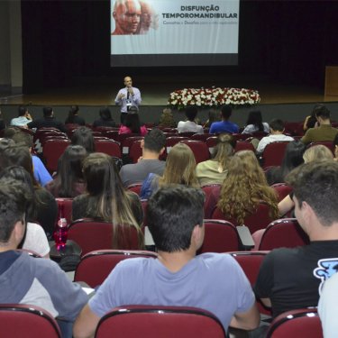 Sucesso na 12� Jornada de Odontologia da USC