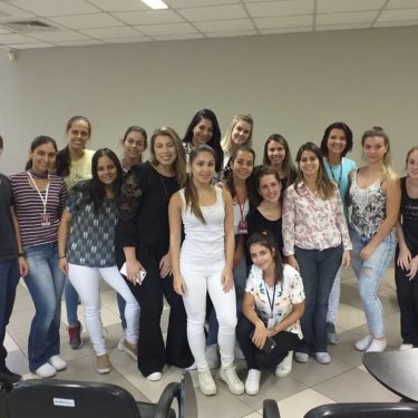 Estudantes de Nutri��o apresentam propostas de alimentos para rede de supermercados