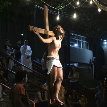 Amor ��gape� foi retratado nas encena��es da Via Sacra