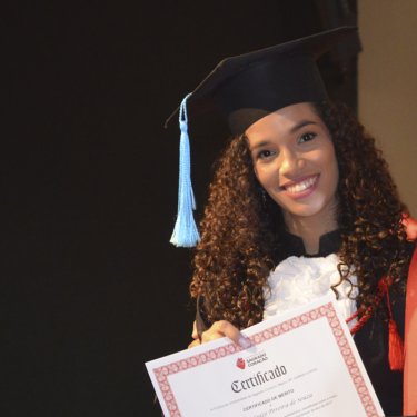 Egressa de Engenharia Agron�mica � aprovada no Programa de Mestrado da Unesp