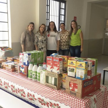 Entrega da arrecada��o do Trote Solid�rio de Pedagogia