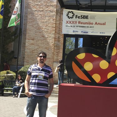 Professor participa de reuni�o sobre Biologia Experimental
