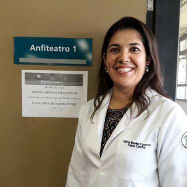 Professora de Biomedicina � doutora em Sa�de Coletiva