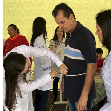 Estudantes participam de Pit Stop pela Sa�de