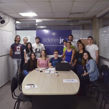 Empresa J�nior tem nova diretoria
