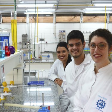 USC reinaugura laborat�rios