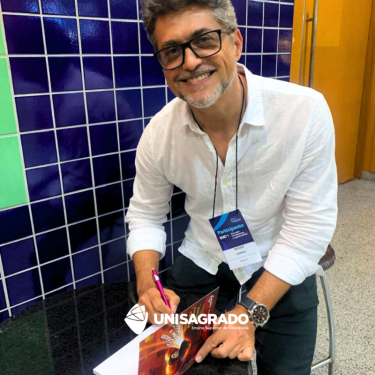 Professor do UNISAGRADO contribui com cap�tulo em livro sobre a Bem-Aventurada Cl�lia Merloni