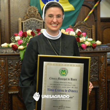 Reitora do UNISAGRADO recebe T�tulo de Cidad� Bauruense