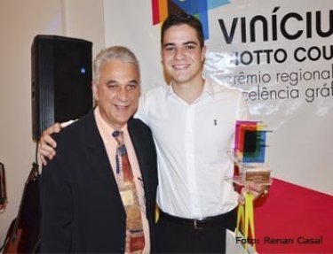 Estudante da USC vence concurso da Associa��o Brasileira da Ind�stria Gr�fica (Abigraf), regional Bauru