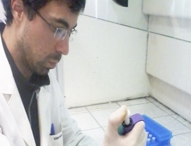Professor da USC publica artigo sobre extra��o de DNA em plantas 