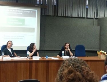 Professora da USC participou de mesa-redonda em Simp�sio na Unesp de Bauru
