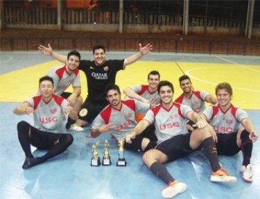 Curso de Administra��o vence o 11� Campeonato Intercursos de Futsal da USC