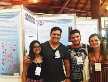 Professor e estudantes da USC no 8 Congresso Brasileiro sobre Crustceos