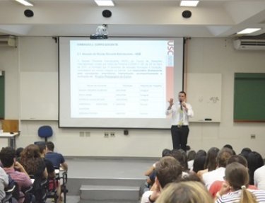 Curso de Rela��es Internacionais da USC recebe os calouros com atividade de integra��o