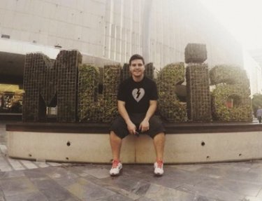 Estudante do curso de Administra��o da USC realiza interc�mbio na Espanha