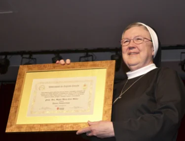 Universidade do Sagrado Corao concede ttulo “Doutora Honoris Causa”  Madre Mary Clare Millea