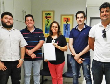 Estudantes de Rela��es P�blicas da USC realizaram a��o social em preven��o ao C�ncer de Mama