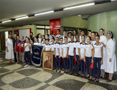 USC realizou festa de Madre Cl�lia e homenagem �s mulheres