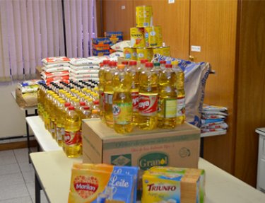 Arrecada��o de alimentos para o Haiti na USC