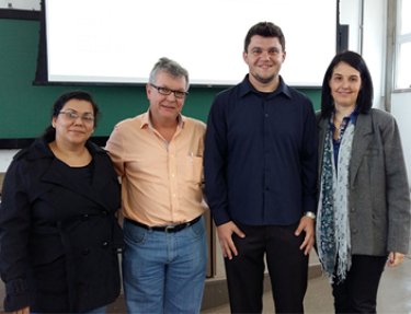 Professora e egresso da USC em defesa de Mestrado