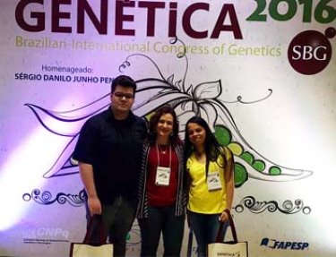 Estudantes e professora do curso de Ci�ncias Biol�gicas da USC participaram do 62o Congresso Brasileiro de Gen�tica