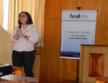 Professora da USC ministrou palestra no 1� Semin�rio de Gerontologia Social