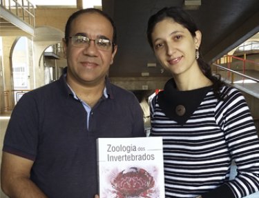 Professores da USC participam de autoria de livro did�tico