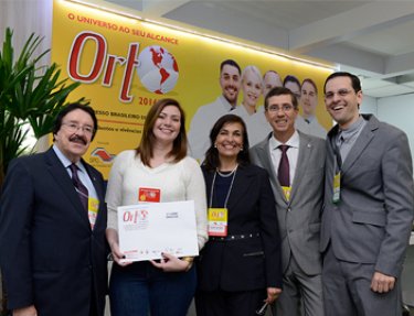 Professor e mestranda da USC participaram do 20� Congresso Brasileiro de Ortodontia