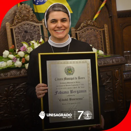 Irmã Fabiana Bergamin, Vice-Reitora do UNISAGRADO recebe o Título de 'Cidadã Bauruense'