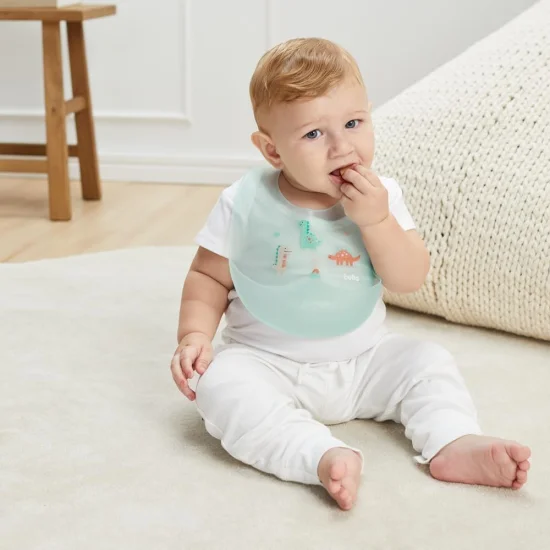 Babador Em Silicone Com Pega-Migalhas e Estojo Dino   18051