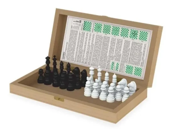 Jogo De Tabuleiro Xadrez Escolar De Madeira