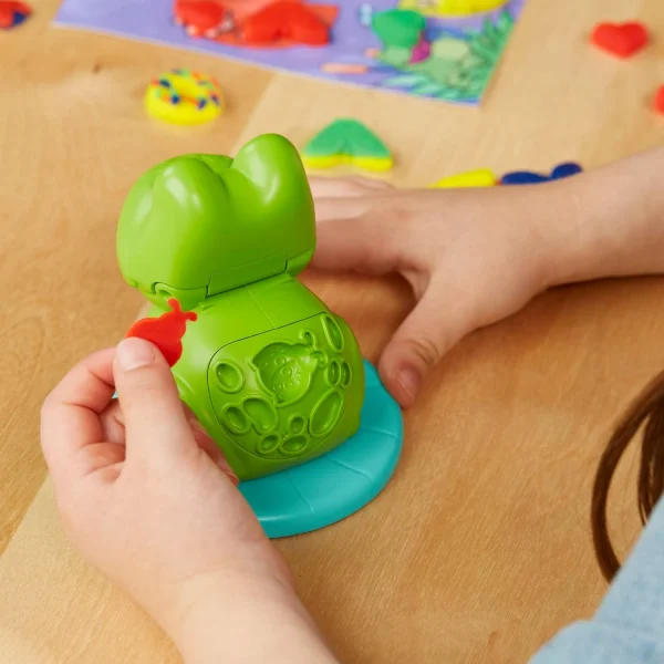 Play-Doh Um Dia na Lagoa - Kit Inicial com 12 peas e 6 cores de massa de modelar