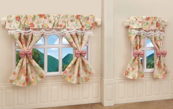 Conjunto Luminarias e Cortinas Sylvanian Families