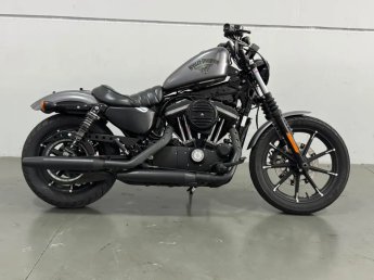 HARLEY DAVIDSON Sportster XL 883 IRON - Foto