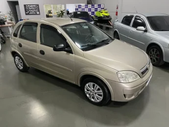 CHEVROLET Corsa Hatch 1.0 4P MAXX - Foto
