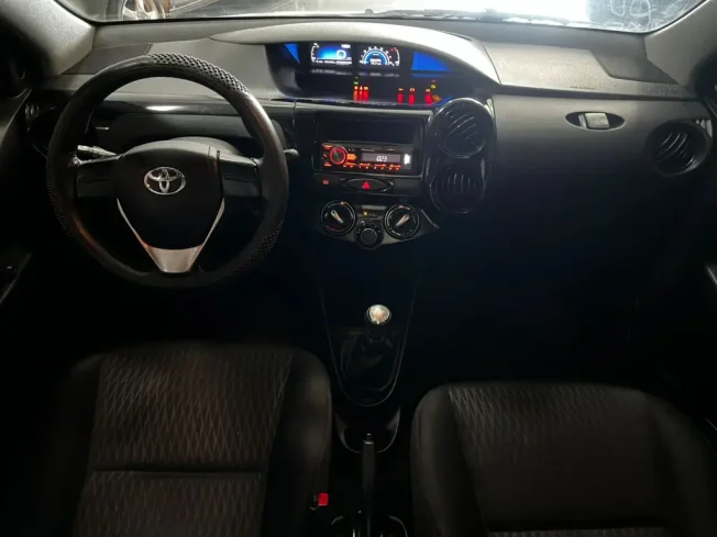 TOYOTA Etios Hatch 1.3 16V 4P FLEX X
