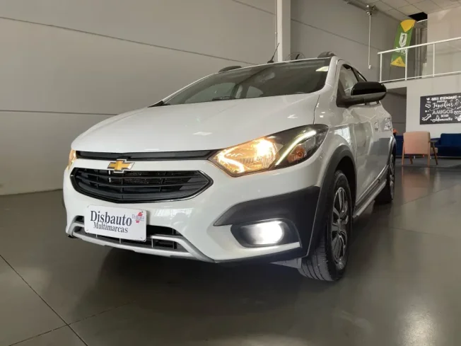 CHEVROLET Onix Hatch 1.4 4P FLEX ACTIV AUTOMTICO