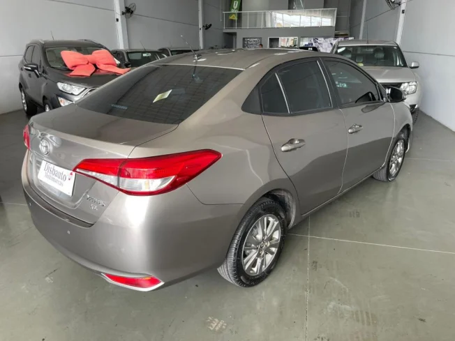 TOYOTA Yaris Sedan 1.5 16V 4P FLEX XL PLUS TECH MULTIDRIVE AUTOMTICO CVT