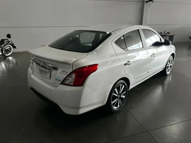 NISSAN Versa Sedan 1.6 16V 4P UNIQUE FLEX XTRONIC AUTOM�TICO CVT