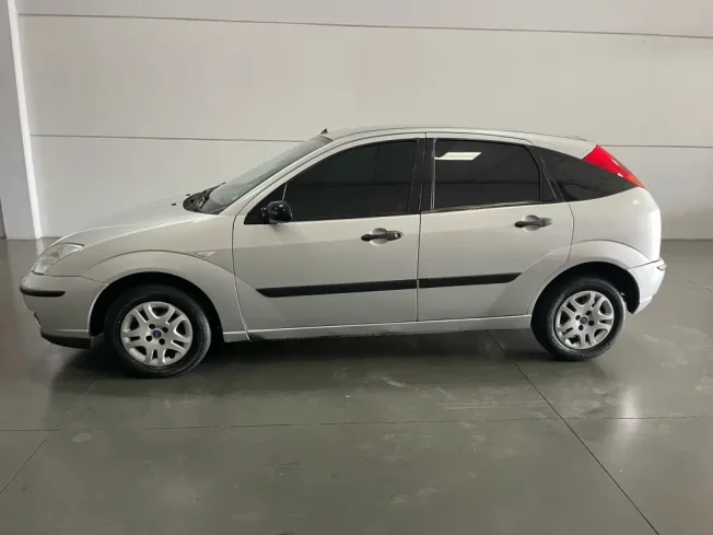 FORD Focus Hatch 1.6 16V 4P SE FLEX