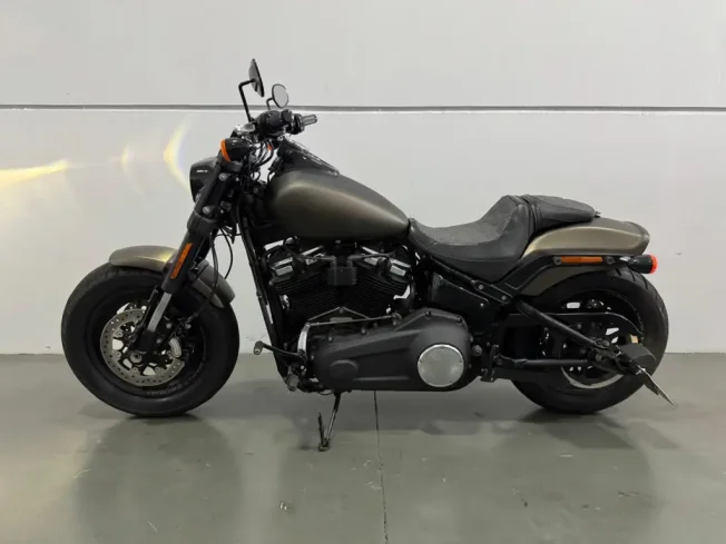 HARLEY DAVIDSON Softail Fat Bob 1800