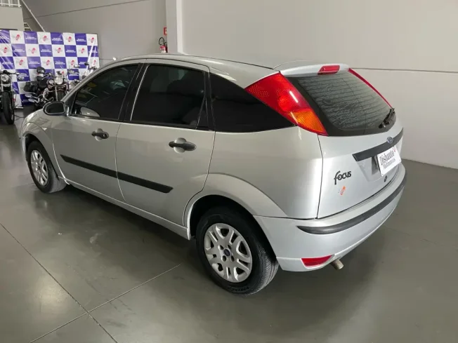 FORD Focus Hatch 1.6 16V 4P SE FLEX